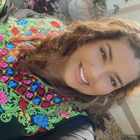 Meet your Posher, Valeria - Picture 1 of 1